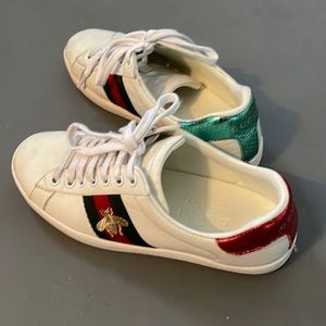 Girls sneakers not authentic